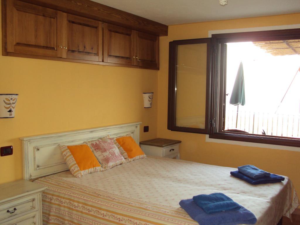 Fiorerosa Santa Maria Navarrese Room photo